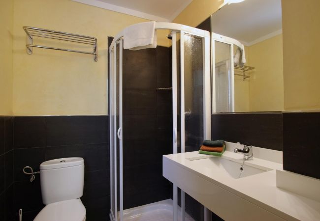 Villa en Cala San Vicente - MEDINA. Moderna villa a solo 325 m de playas de aguas cristalinas Villa en Cala San Vicente - MEDINA. Moderna villa a solo 325 m de playas de aguas cristalinas