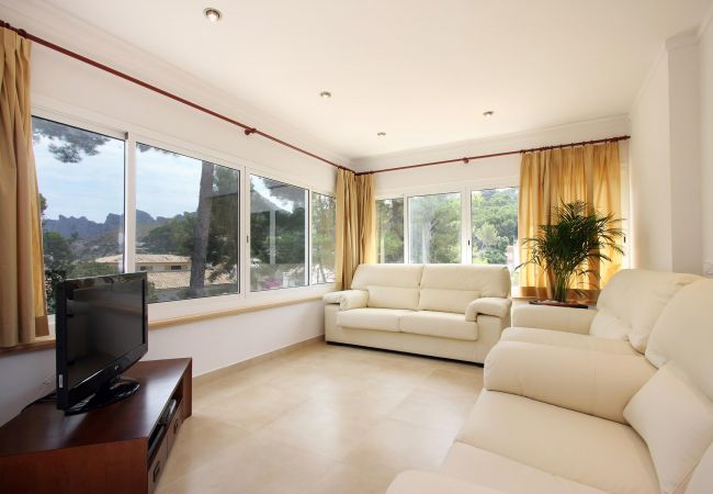Villa en Cala San Vicente - MEDINA. Moderna villa a solo 325 m de playas de aguas cristalinas Villa en Cala San Vicente - MEDINA. Moderna villa a solo 325 m de playas de aguas cristalinas