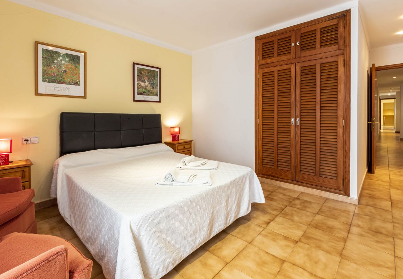 Apartamento en Puerto Pollensa - DANIELA. En primera línea de playa!