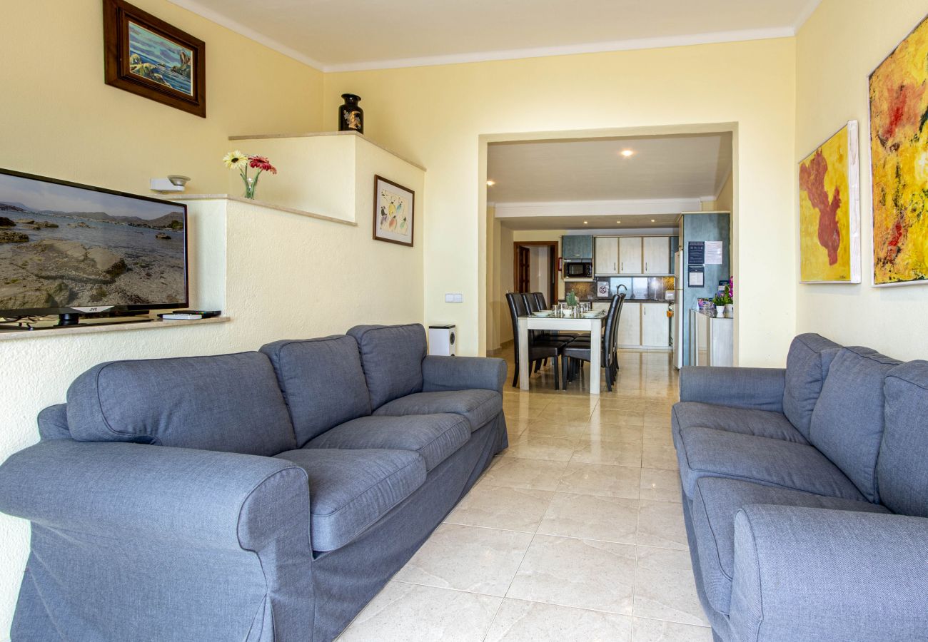 Apartamento en Puerto Pollensa - DANIELA. En primera línea de playa!