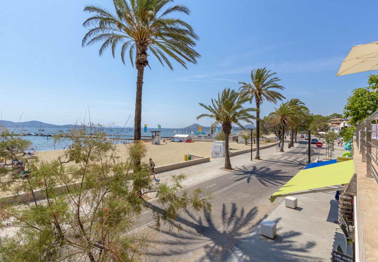 Apartamento en Puerto Pollensa - DANIELA. En primera línea de playa!