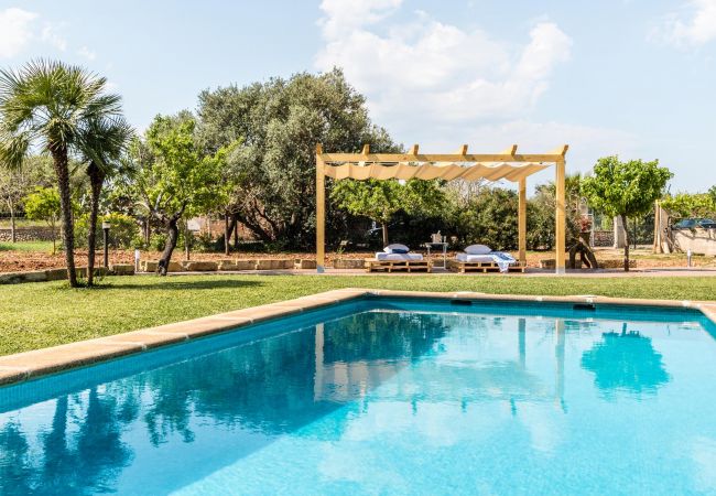 Villa en Buger - FRARE. Respetando las raíces con estilo Villa en Buger - FRARE. Respetando las raíces con estilo