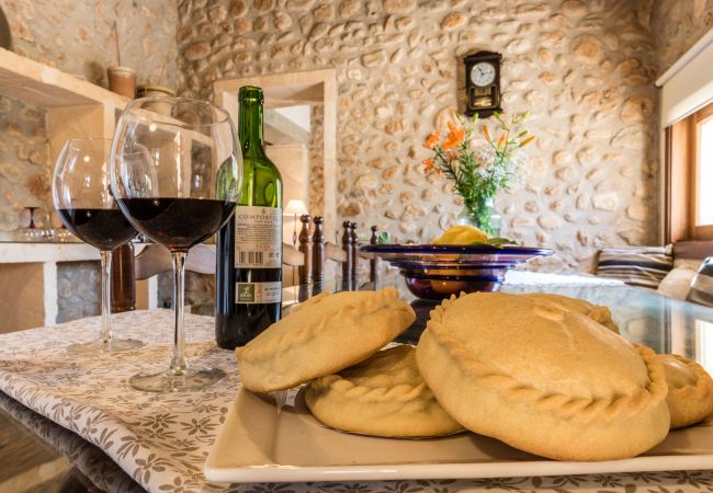 Villa en Buger - FRARE. Respetando las raíces con estilo Villa en Buger - FRARE. Respetando las raíces con estilo