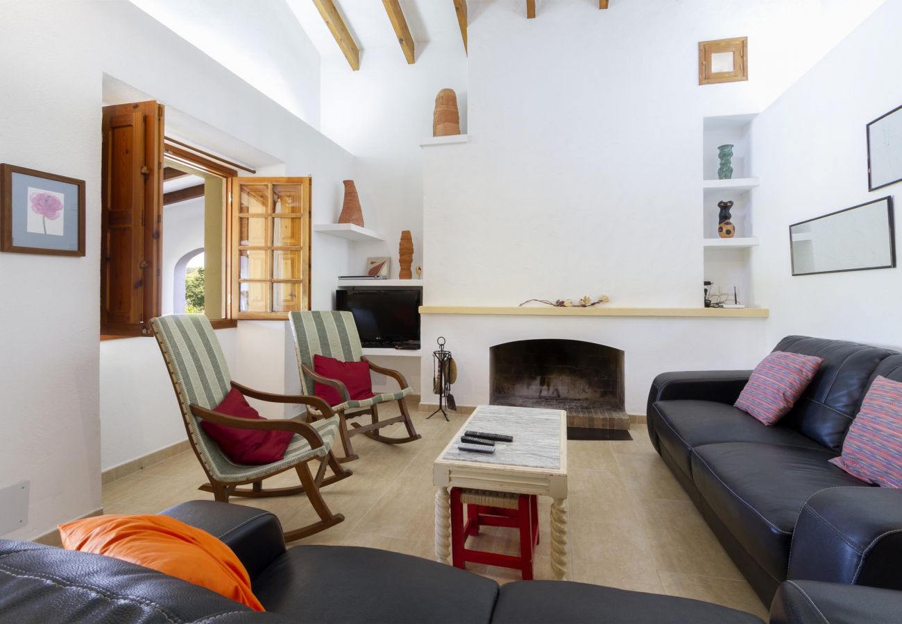 Villa en Pollensa - CLOS. Bonita casa de campo con fantásticas vistas a las montañas