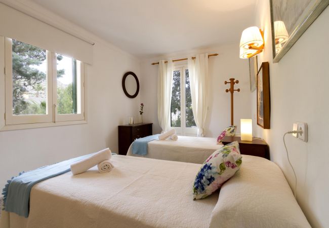 Villa en Cala San Vicente - GRAN VORAMAR CALA. 200 m2 de piscina y 6 habitaciones Villa en Cala San Vicente - GRAN VORAMAR CALA. 200 m2 de piscina y 6 habitaciones