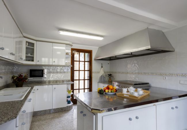 Villa en Cala San Vicente - GRAN VORAMAR CALA. 200 m2 de piscina y 6 habitaciones Villa en Cala San Vicente - GRAN VORAMAR CALA. 200 m2 de piscina y 6 habitaciones