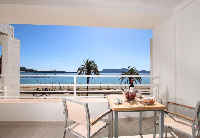 Apartamento en Puerto Pollensa - SIVELLA. Apartamento en primera linea del Puerto de Pollensa