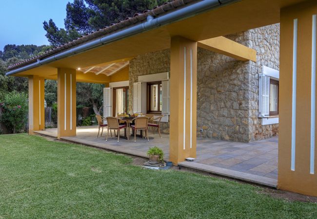 Villa en Cala San Vicente - FORMOSA. Una de las villas más exitosas. Impresionante jardín Villa en Cala San Vicente - FORMOSA. Una de las villas más exitosas. Impresionante jardín