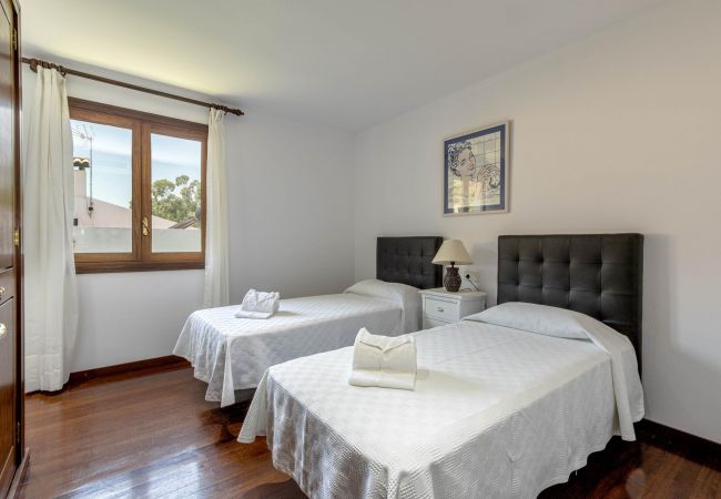 Villa en Cala San Vicente - FORMOSA. Una de las villas más exitosas. Impresionante jardín Villa en Cala San Vicente - FORMOSA. Una de las villas más exitosas. Impresionante jardín