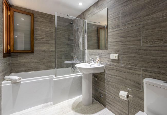 Villa en Cala San Vicente - FORMOSA. Una de las villas más exitosas. Impresionante jardín Villa en Cala San Vicente - FORMOSA. Una de las villas más exitosas. Impresionante jardín