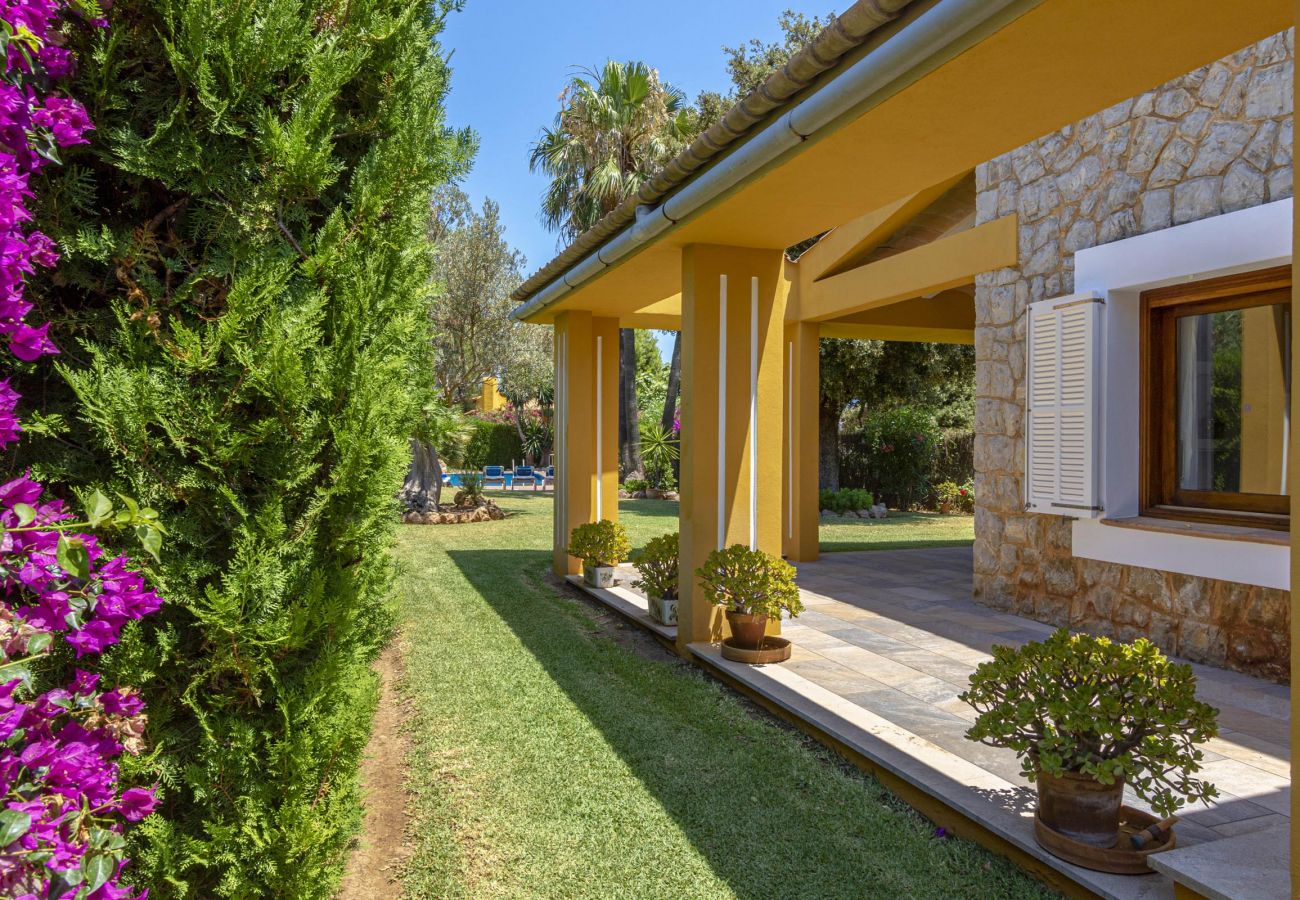 Villa en Cala San Vicente - FORMOSA. Una de las villas más exitosas. Impresionante jardín