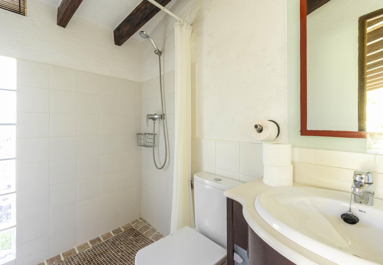 Villa en Pollensa - MARINA NOVA. Un jardín que hará las delicias de jóvenes y adultos