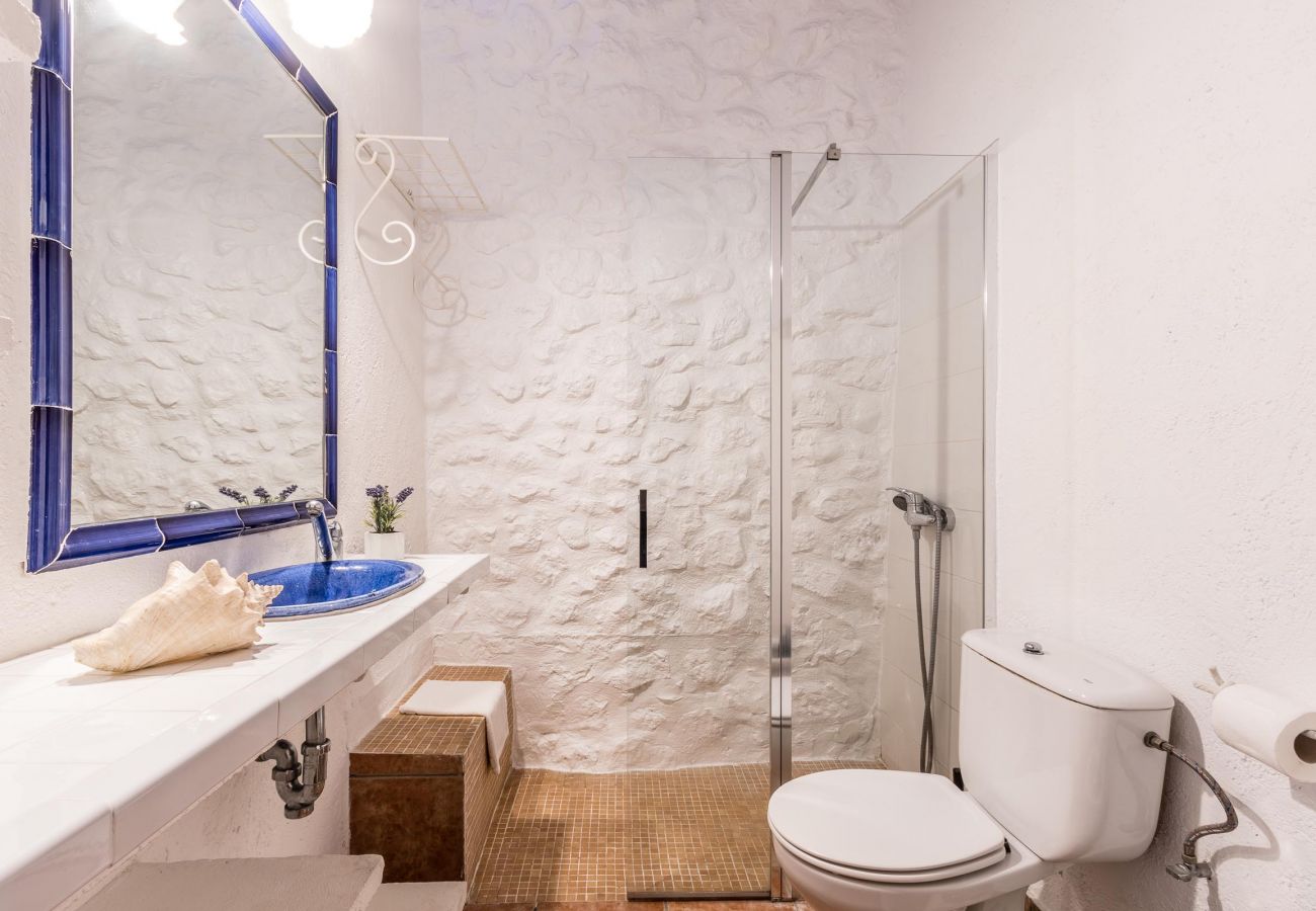 Villa en Buger - AMENGUAL. Carácter con gusto cerca de Buger