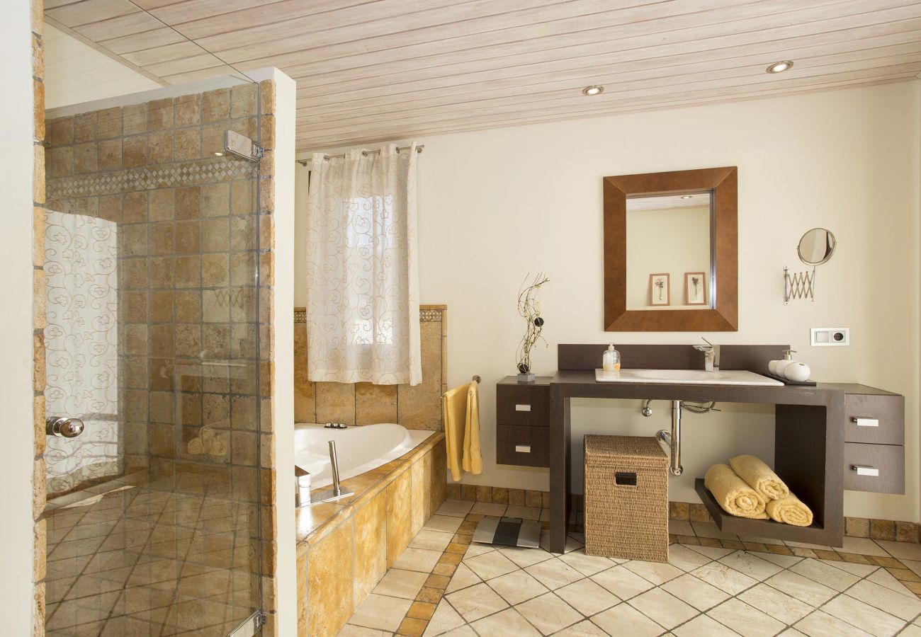 Villa en Cala San Vicente - RACONET. Magnífica villa en la Cala San Vicente