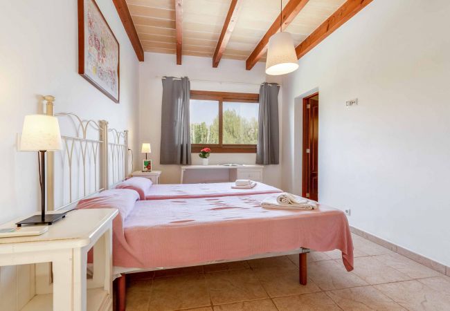 Villa en Cala San Vicente - ALEXANDRIA. Casa con estilo junto a la playa Villa en Cala San Vicente - ALEXANDRIA. Casa con estilo junto a la playa