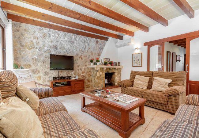 Villa en Cala San Vicente - ALEXANDRIA. Casa con estilo junto a la playa Villa en Cala San Vicente - ALEXANDRIA. Casa con estilo junto a la playa