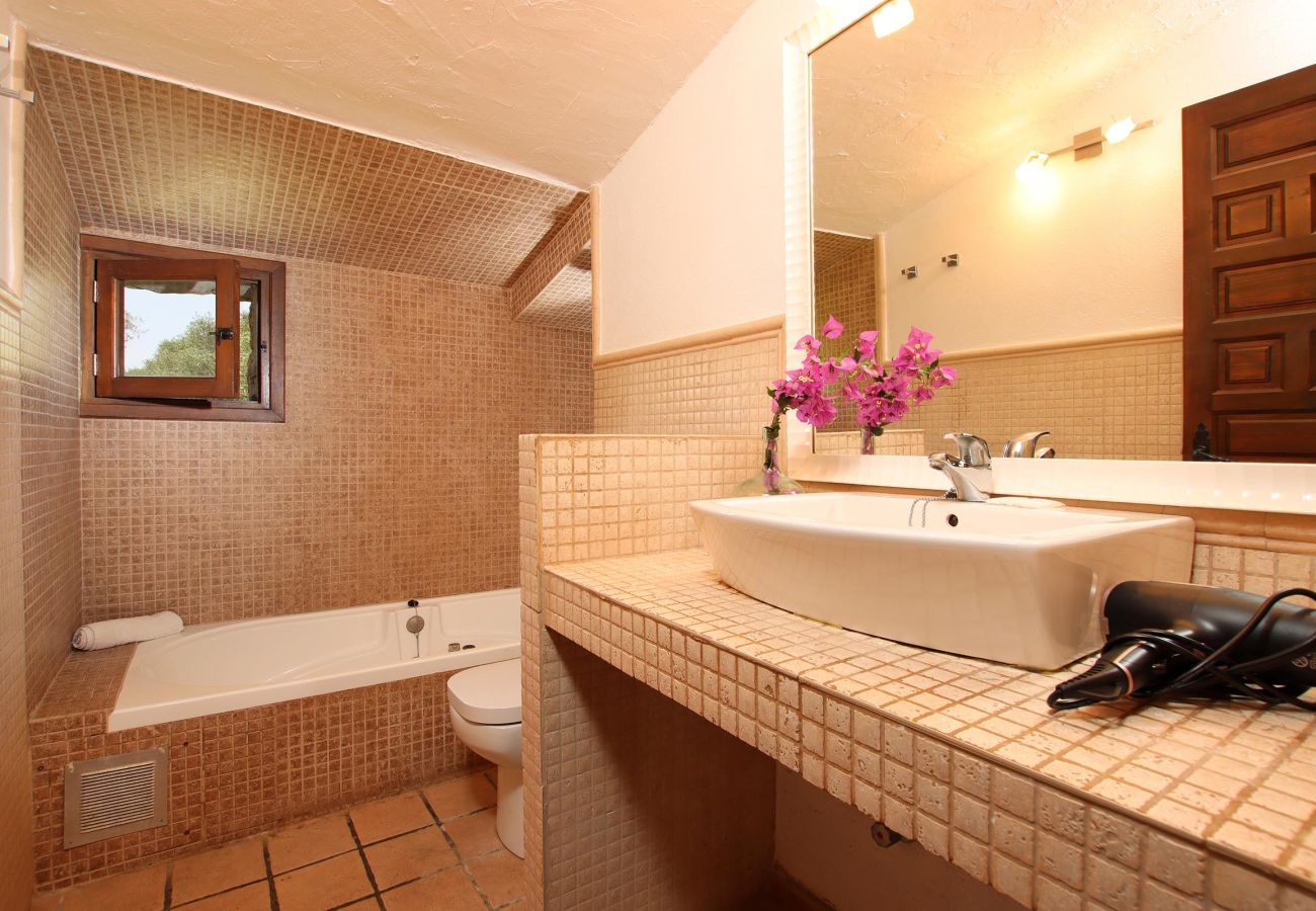 Villa en Cala San Vicente - MARTORELLET. Encantadora villa cerca de Cala San Vicente