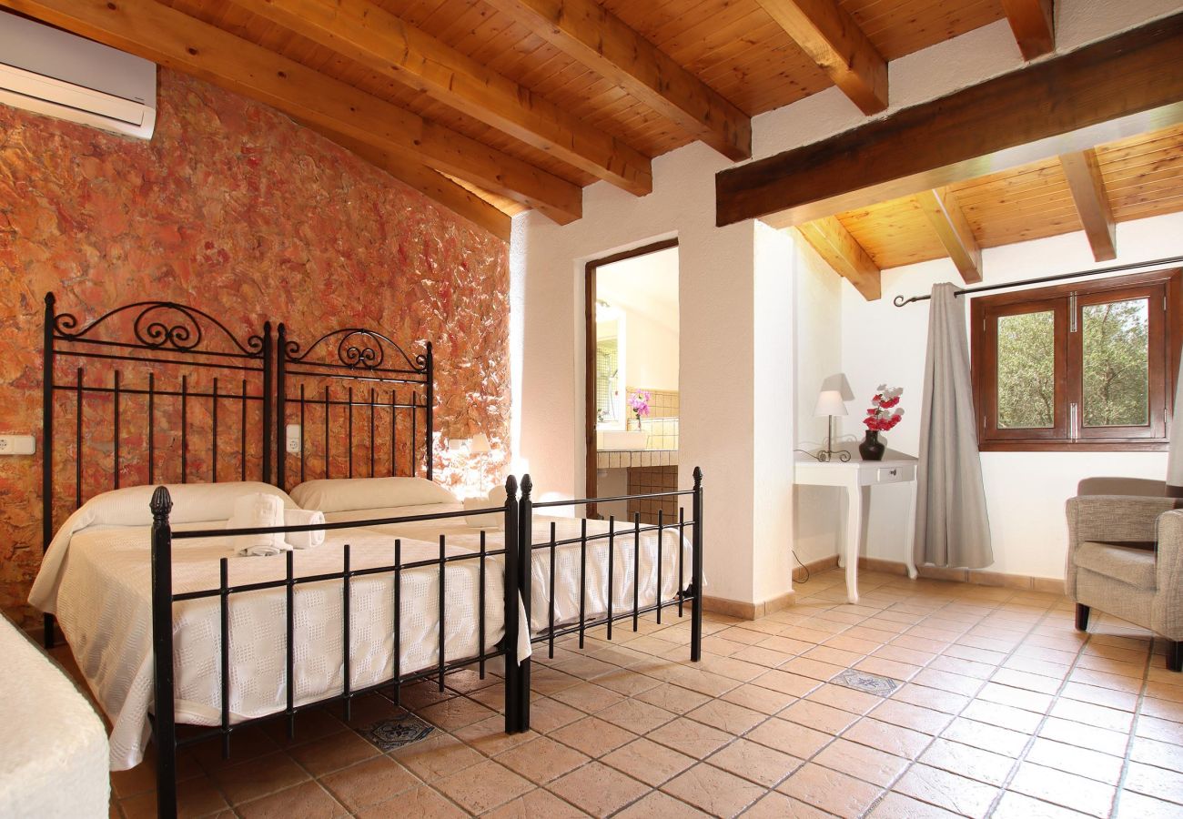 Villa en Cala San Vicente - MARTORELLET. Encantadora villa cerca de Cala San Vicente