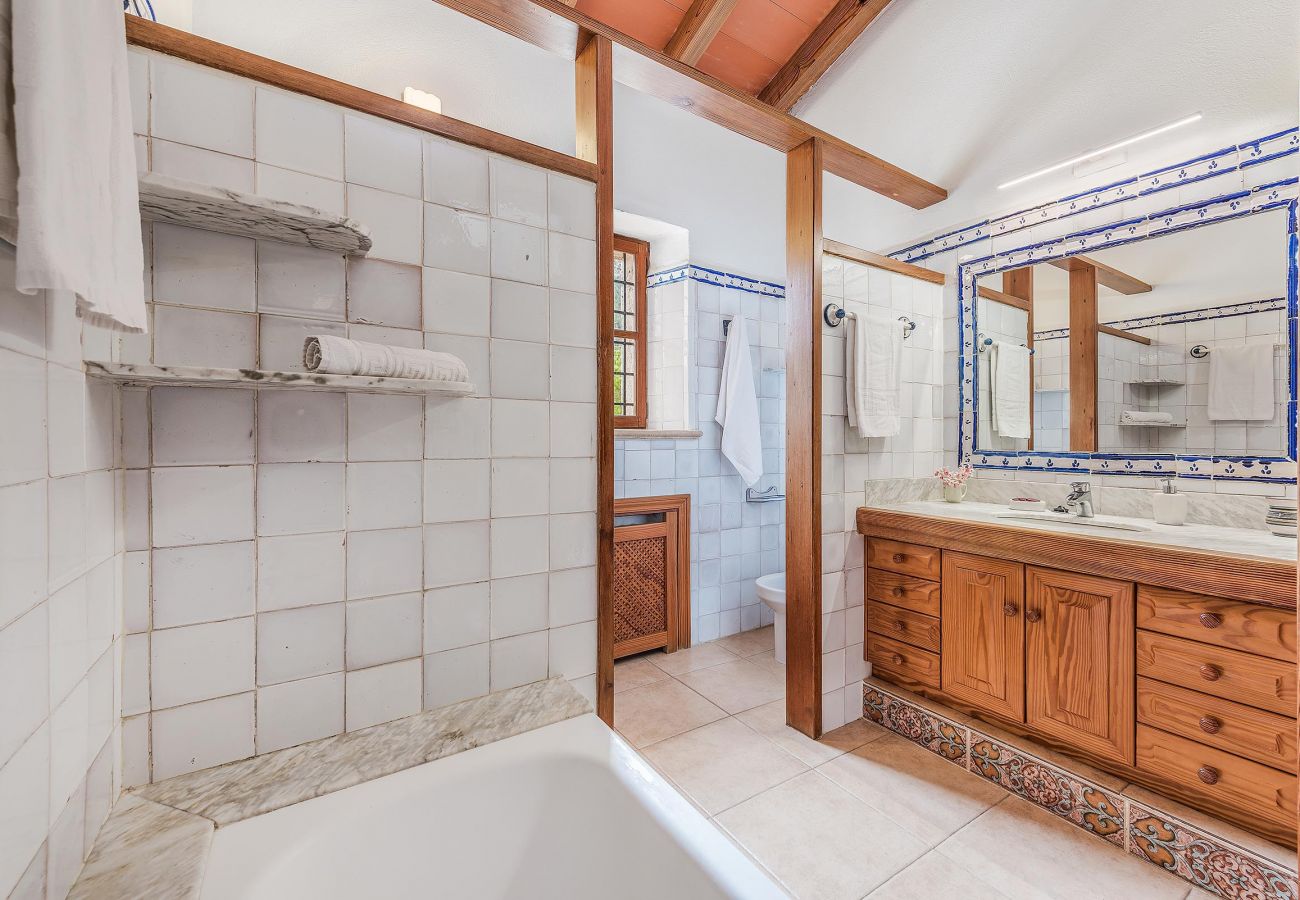 Villa en Pollensa - RAFALET. Estupenda villa cerca con gran piscina y un entorno espectacular