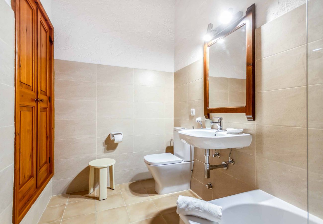 Villa en Cala San Vicente - OLIVA (VICH). Fantástica casa con mucho encanto