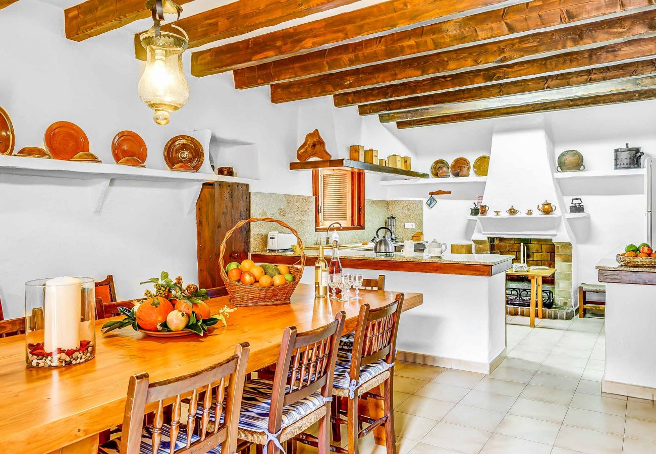 Villa en Cala San Vicente - OLIVA (VICH). Fantástica casa con mucho encanto