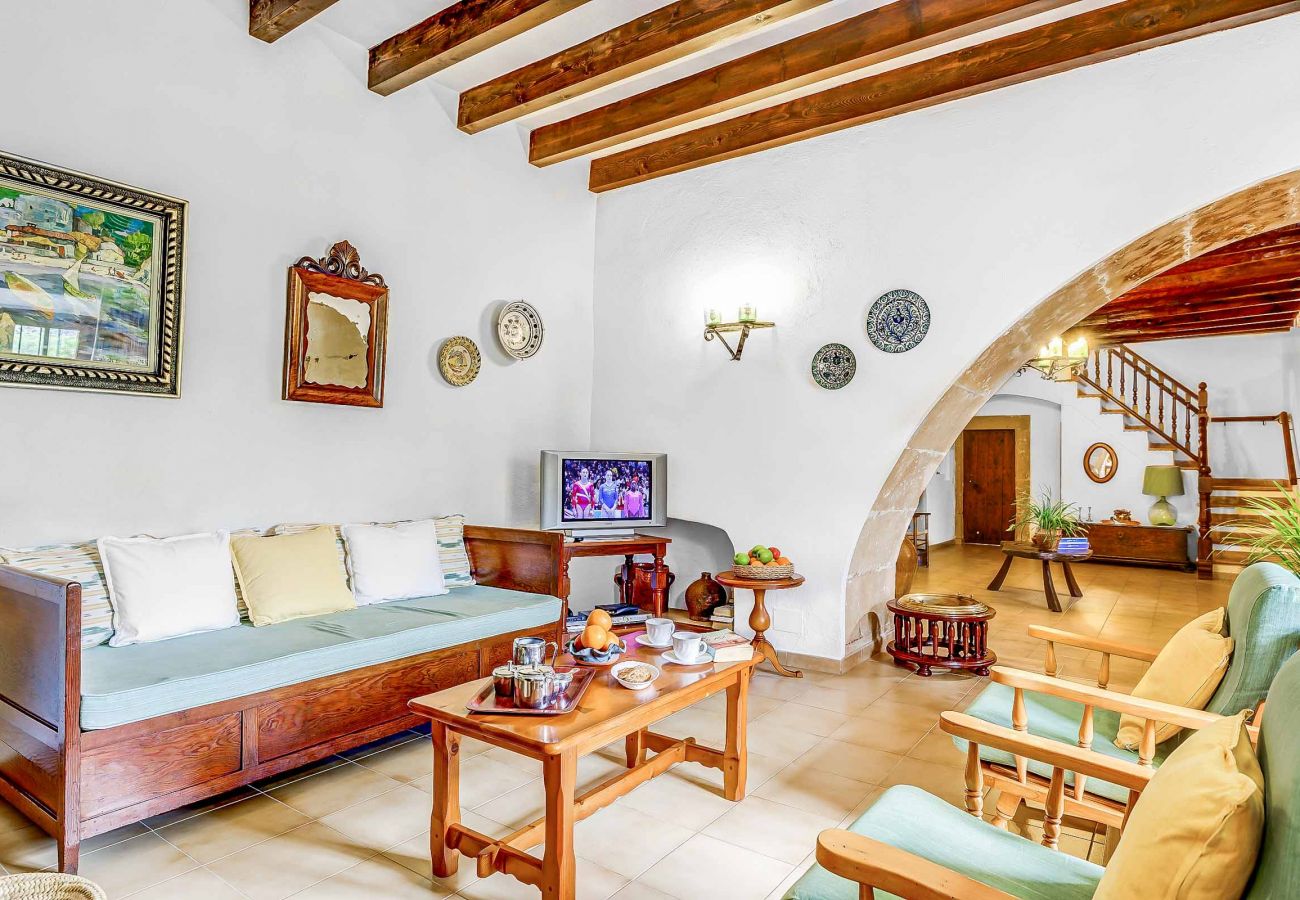 Villa en Cala San Vicente - OLIVA (VICH). Fantástica casa con mucho encanto