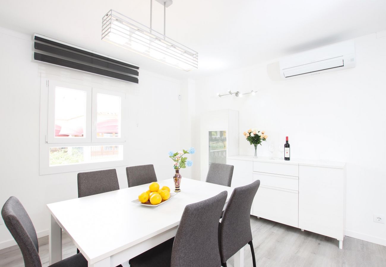 Apartamento en Puerto Pollensa - RIERES. Moderno apartamento cerca de la playa