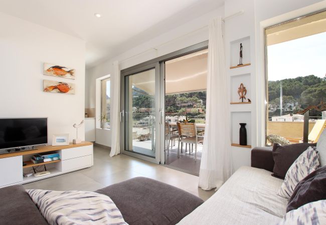 Apartamento en Cala Sant Vicenç - NURIA. Bonito apartamento con vistas para dos personas  Apartamento en Cala Sant Vicenç - NURIA. Bonito apartamento con vistas para dos personas