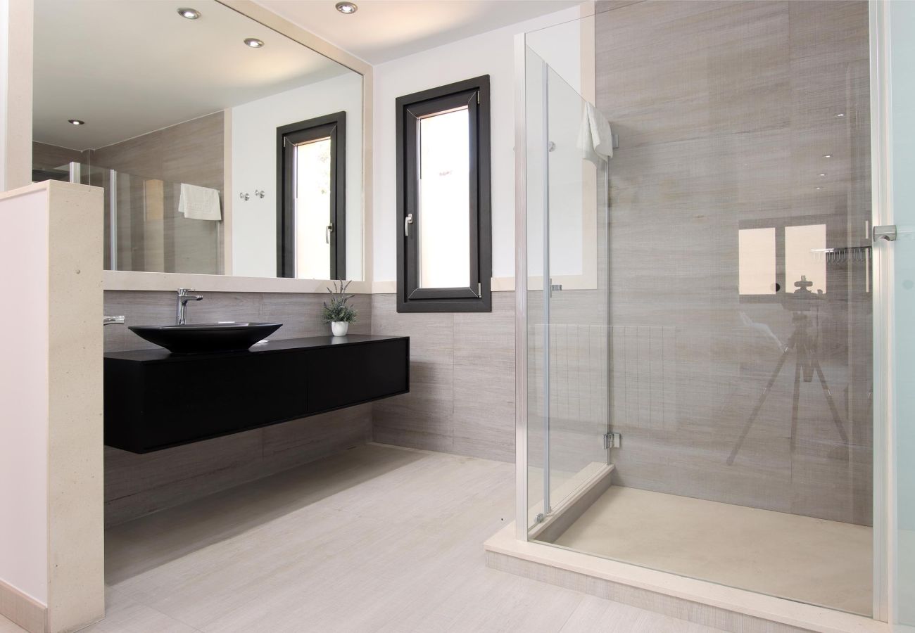 Villa en Cala Sant Vicenç - CAVALL , bonita villa en el centro de Cala Sant Vicenç