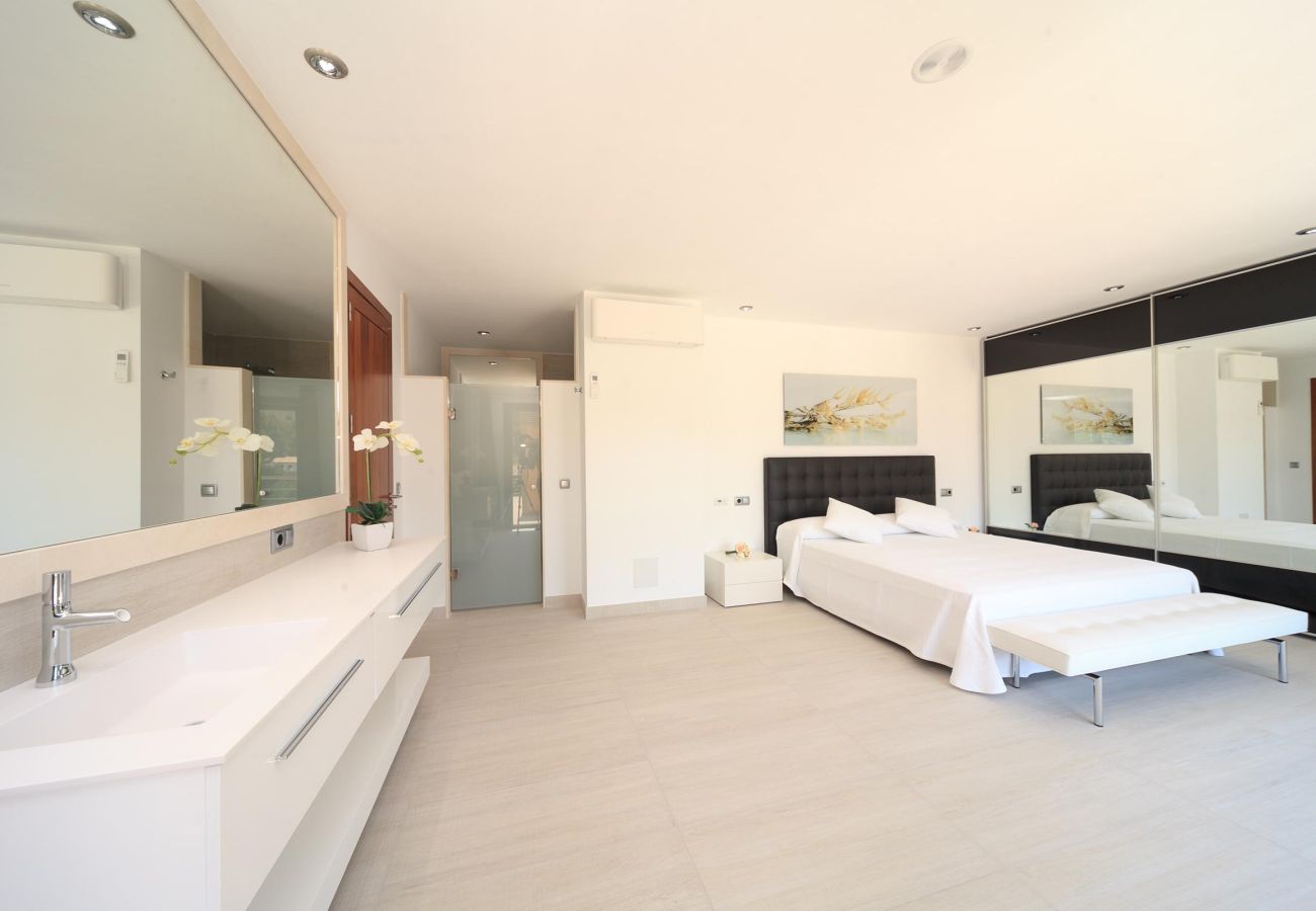 Villa en Cala Sant Vicenç - CAVALL , bonita villa en el centro de Cala Sant Vicenç