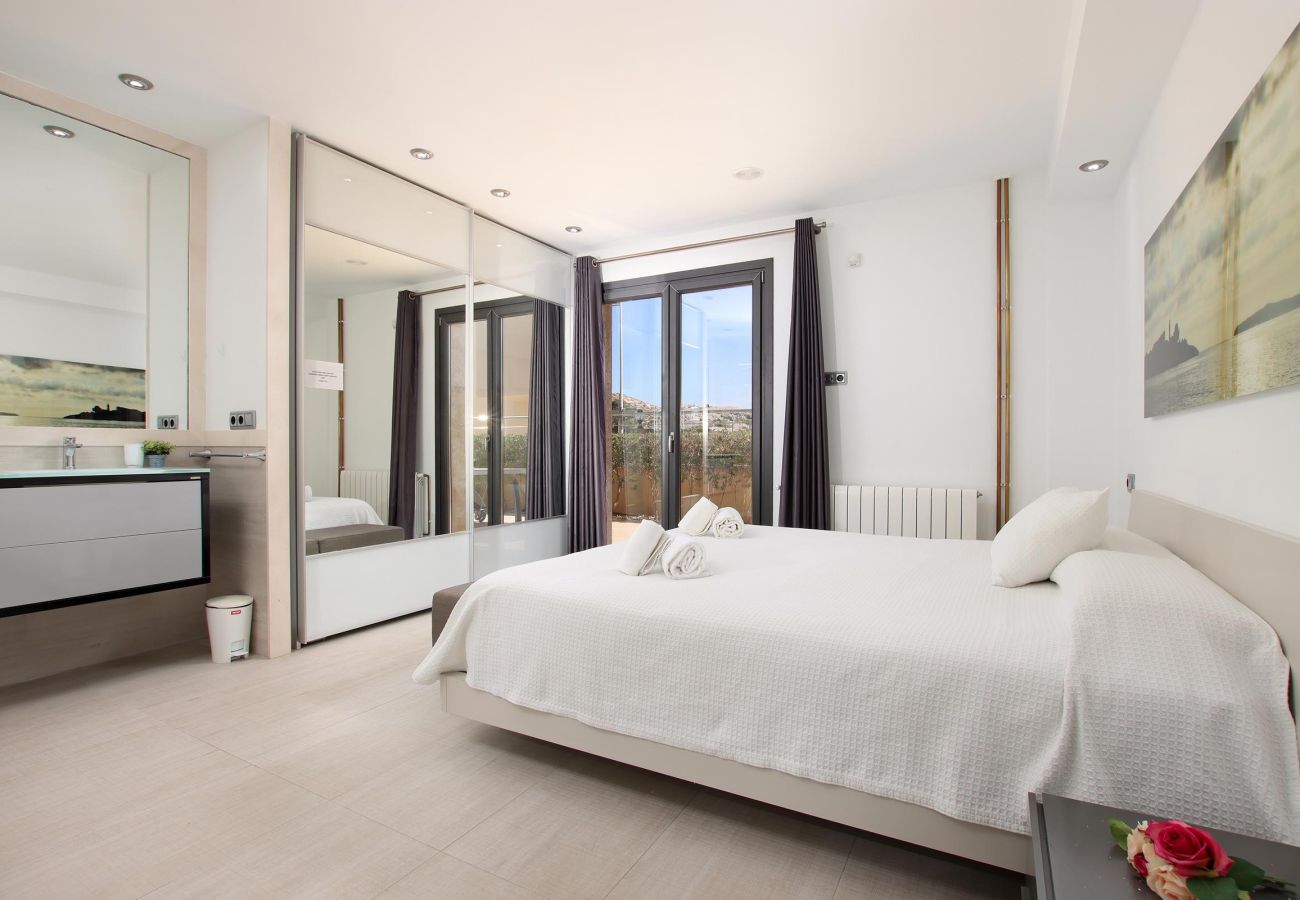 Villa en Cala Sant Vicenç - CAVALL , bonita villa en el centro de Cala Sant Vicenç