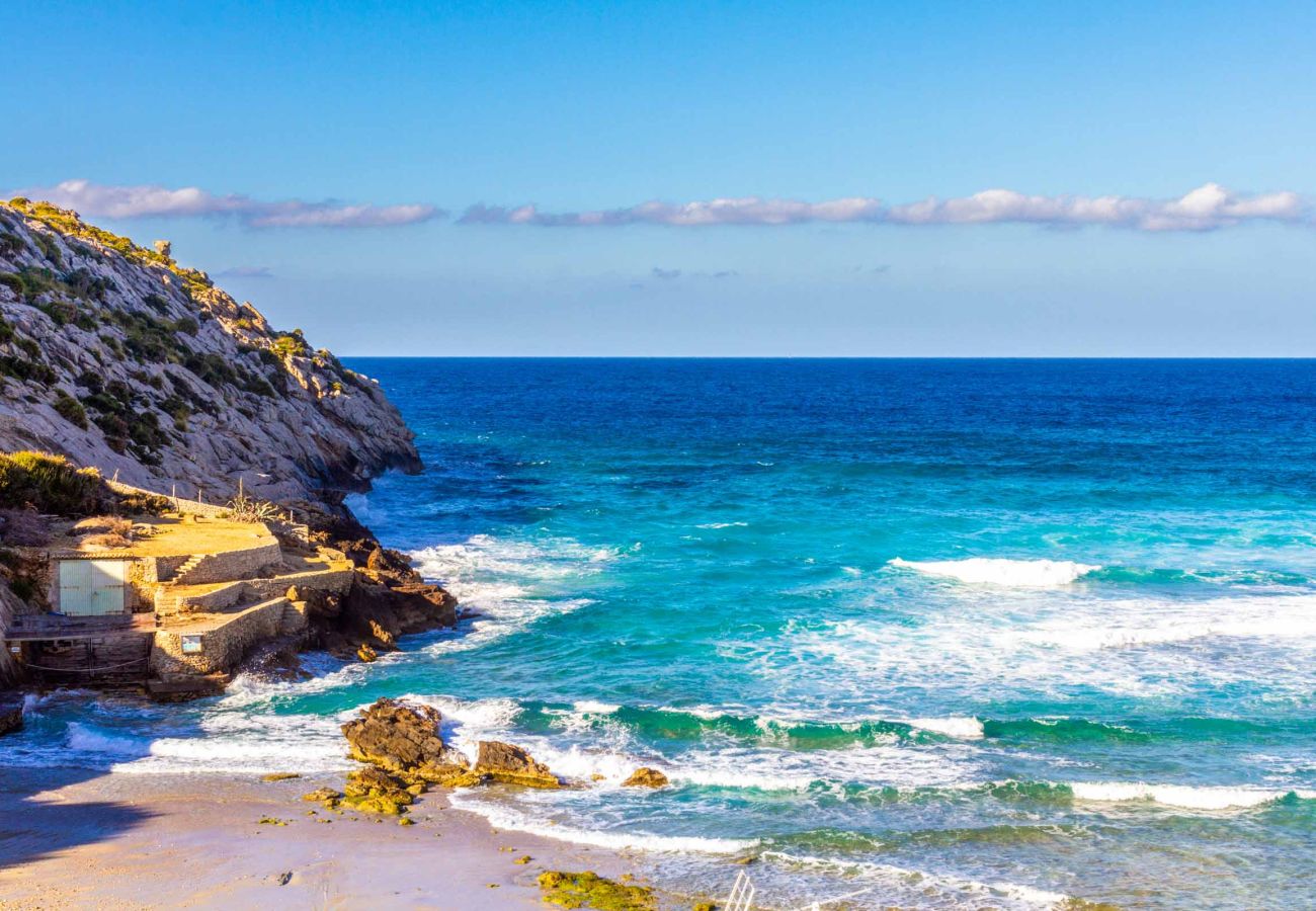 Villa en Cala Sant Vicenç - CAVALL , bonita villa en el centro de Cala Sant Vicenç