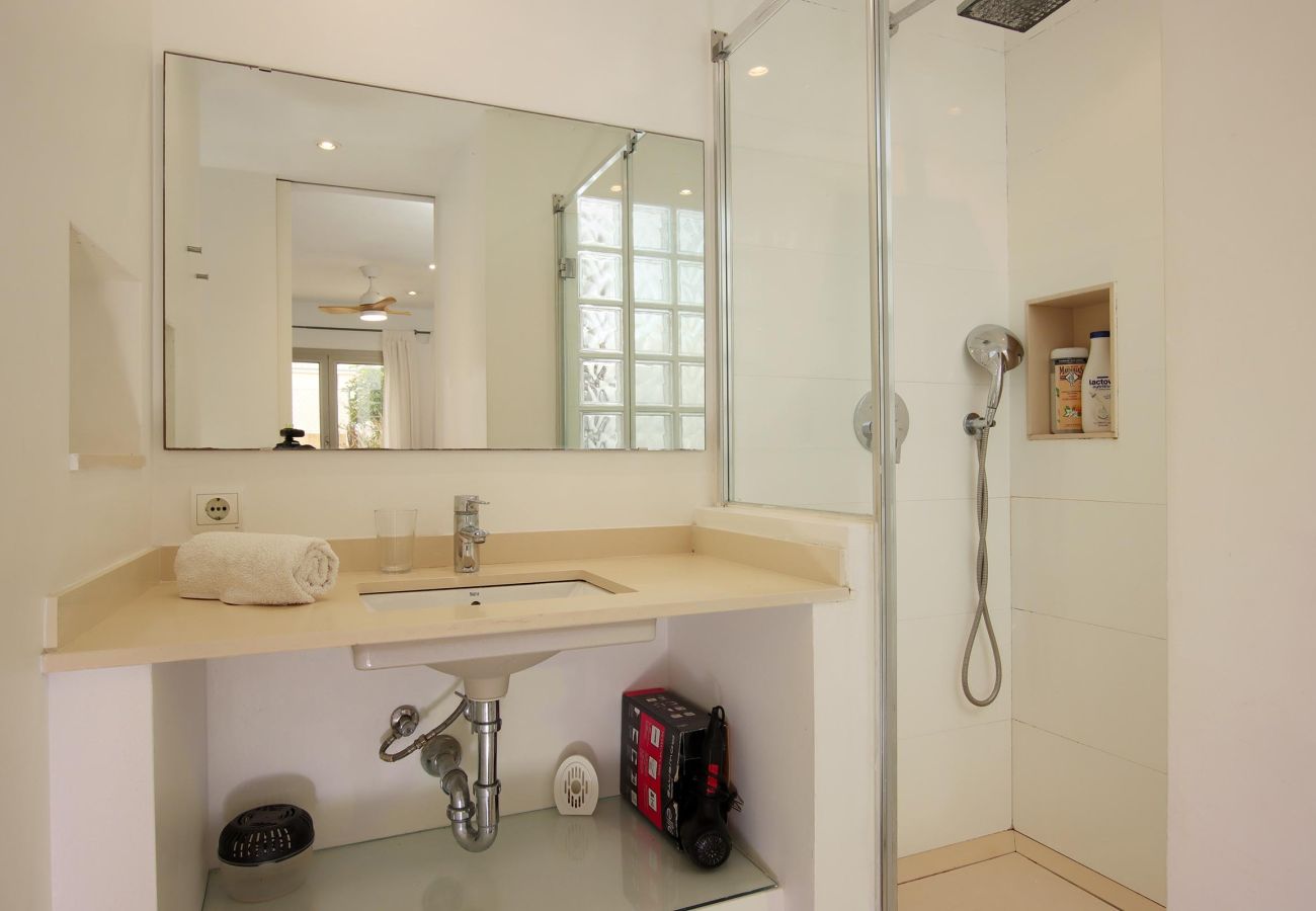 Apartamento en Cala Sant Vicenç - Bonito apartmento para dos personas en Cala Sant Vicenç