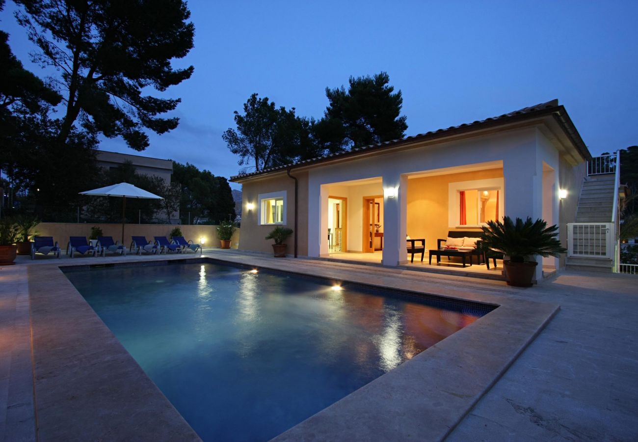 Villa in Cala San Vicente - MEDINA. Modern villa just 325 m from crystal clear beaches