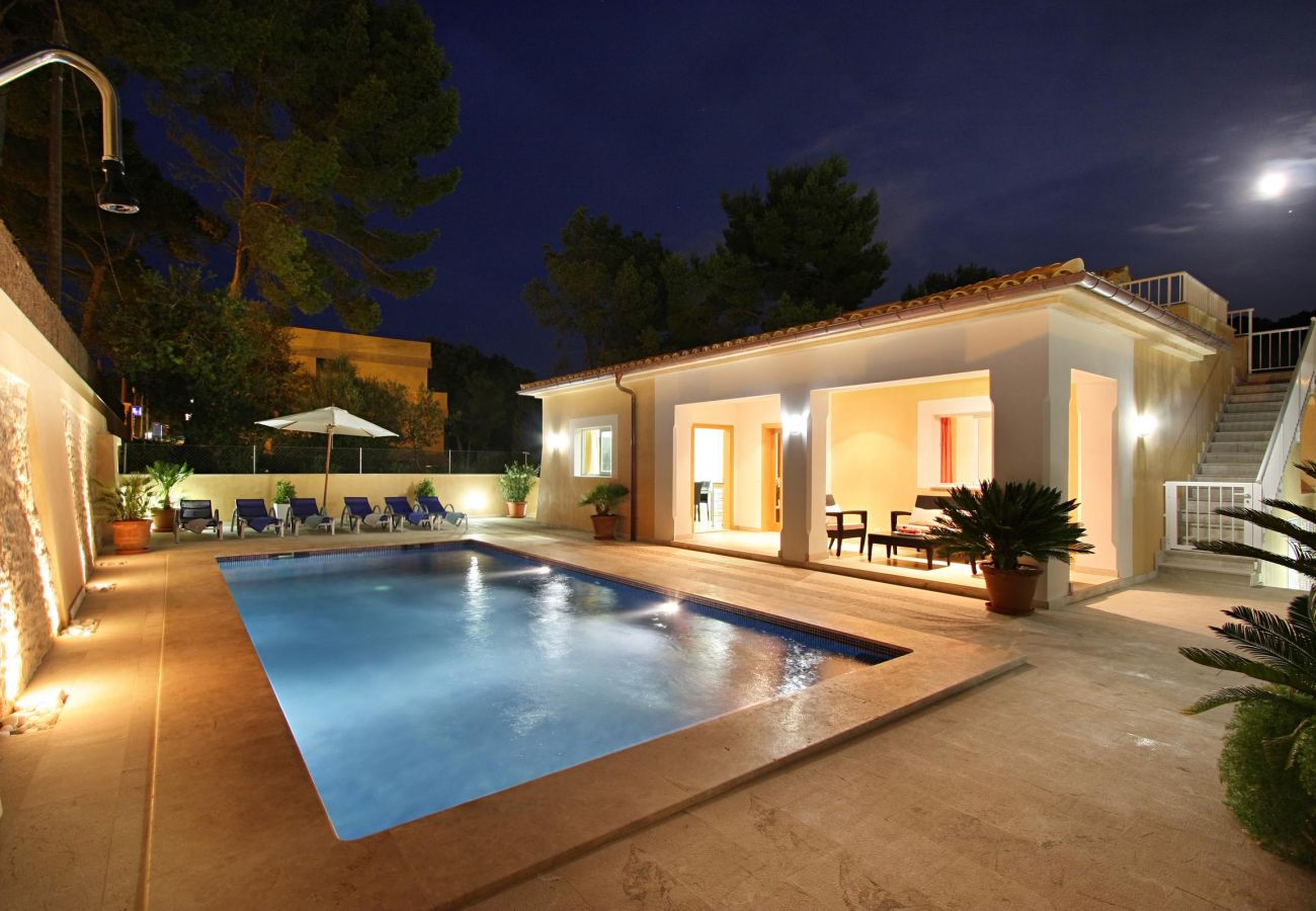 Villa in Cala San Vicente - MEDINA. Modern villa just 325 m from crystal clear beaches