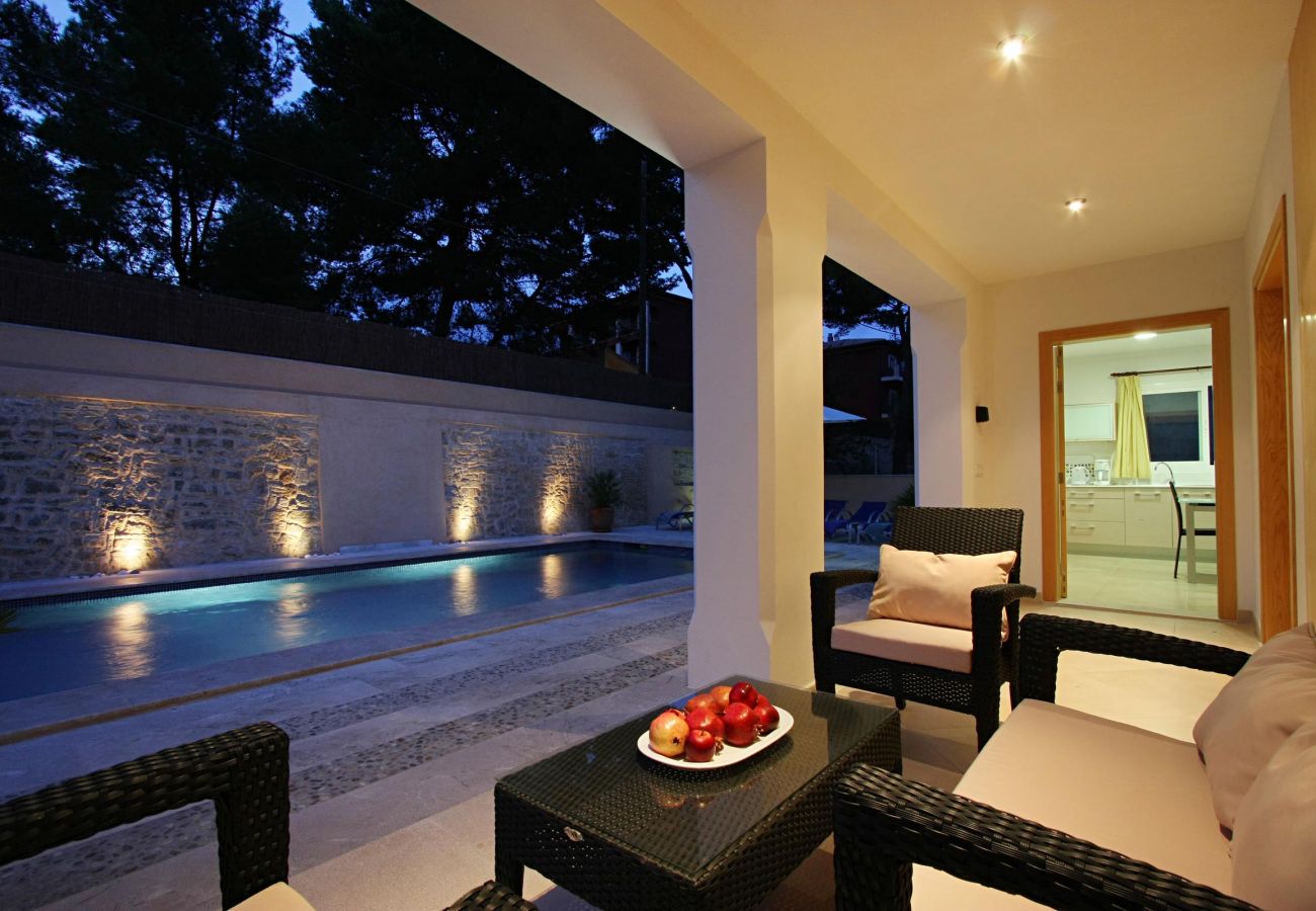 Villa in Cala San Vicente - MEDINA. Modern villa just 325 m from crystal clear beaches