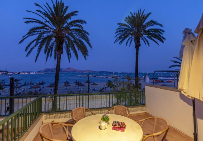 Apartment in Puerto Pollensa - DANIELA. Fabulous location overlooking the beach!