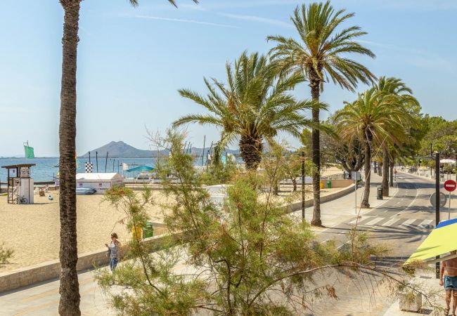 Apartment in Puerto Pollensa - DANIELA. Fabulous location overlooking the beach! Apartment in Puerto Pollensa - DANIELA. Fabulous location overlooking the beach!