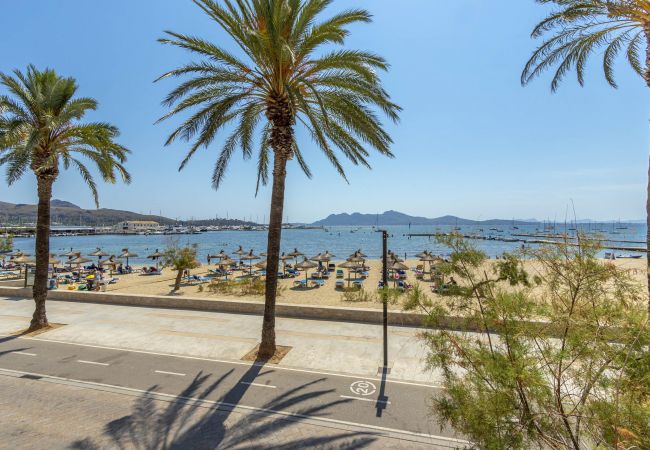 Apartment in Puerto Pollensa - DANIELA. Fabulous location overlooking the beach! Apartment in Puerto Pollensa - DANIELA. Fabulous location overlooking the beach!