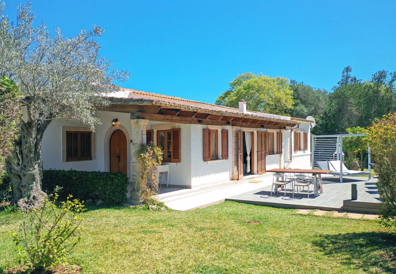 Villa in Pollensa - ALEGRE. Relax just outside Pollensa