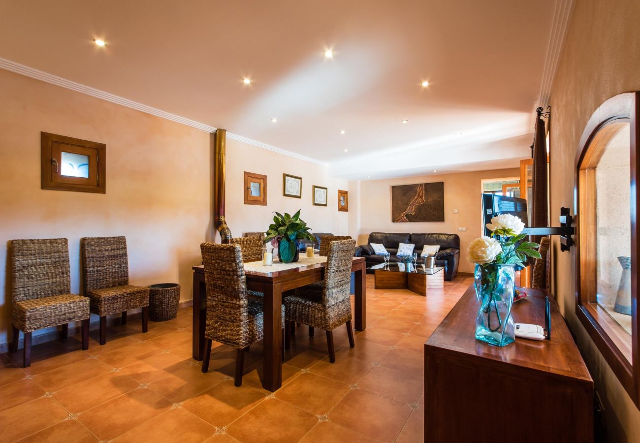 Villa in Sa Pobla - CAPO. Charming villa located in a peaceful rural area 