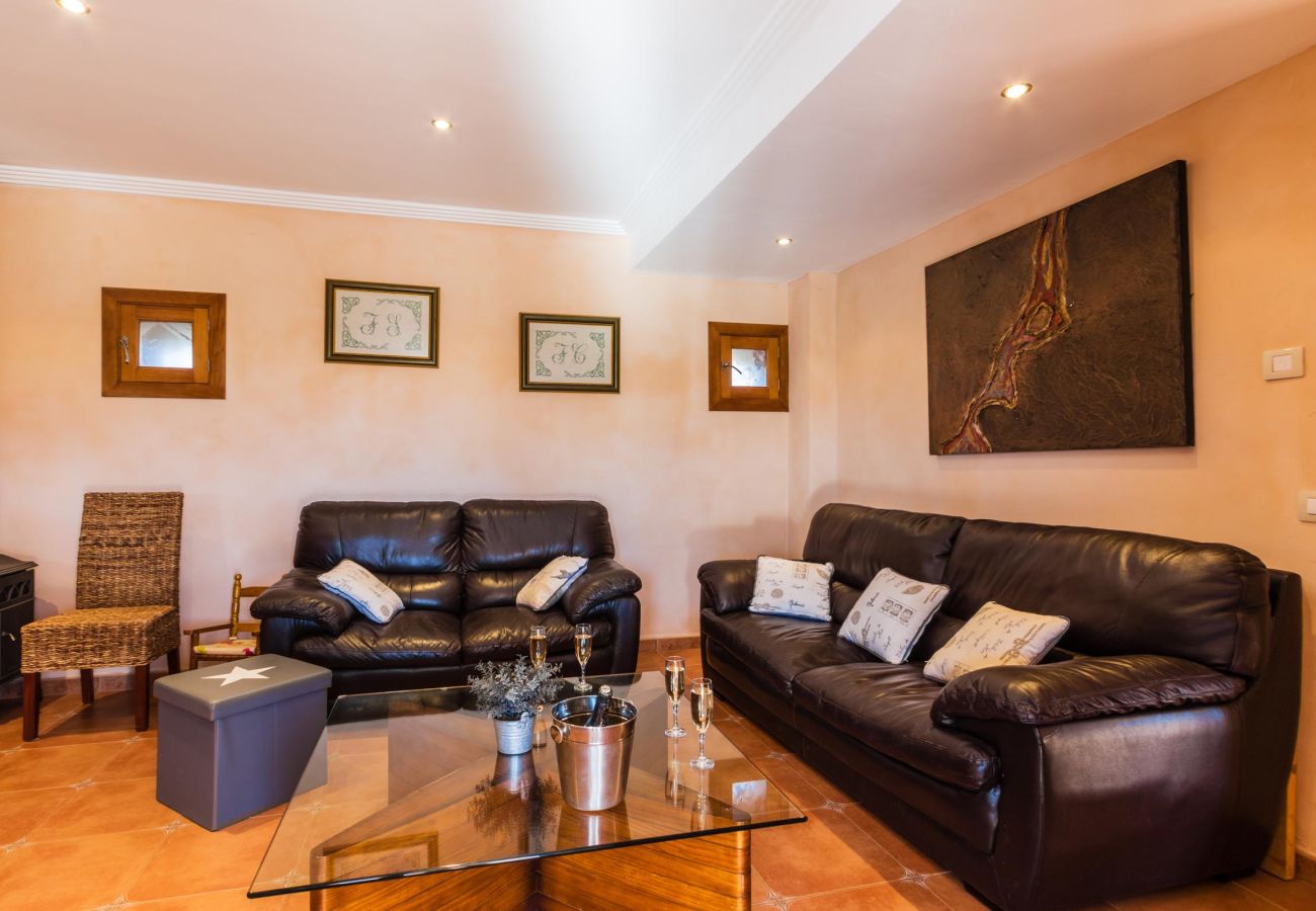 Villa in Sa Pobla - CAPO. Charming villa located in a peaceful rural area 