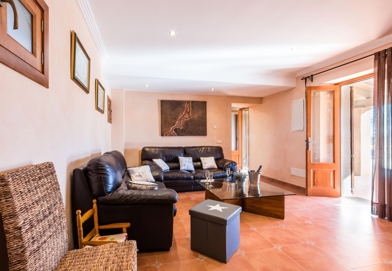 Villa in Sa Pobla - CAPO. Charming villa located in a peaceful rural area 