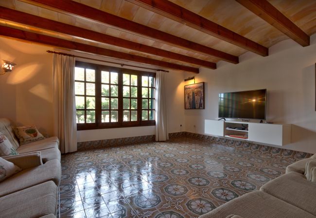 Villa in Cala San Vicente - GRAN VORAMAR CALA. 200 m2 pool and 6 bedrooms Villa in Cala San Vicente - GRAN VORAMAR CALA. 200 m2 pool and 6 bedrooms