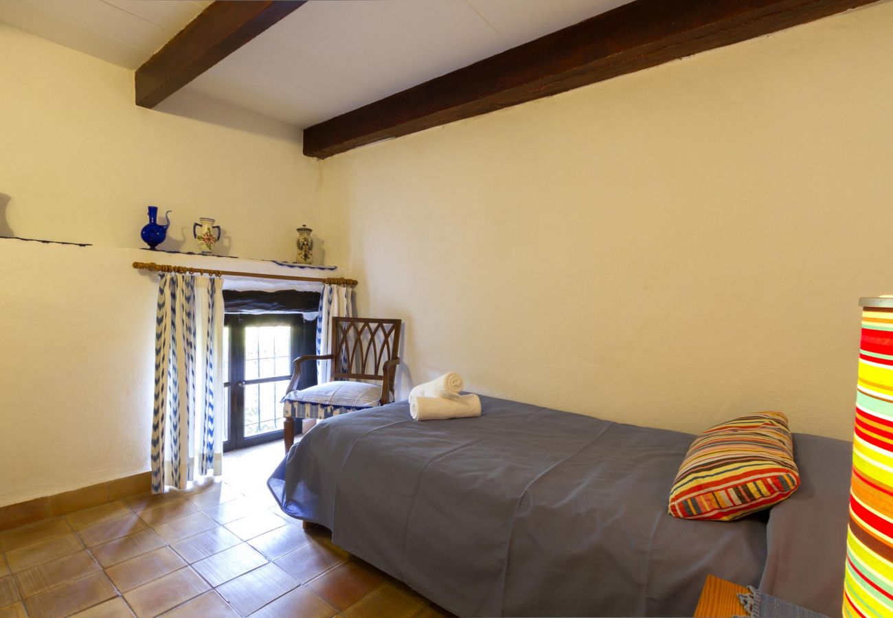 Villa in Pollensa - PLANA MORRO.  Characterful finca in beautiful countryside near Pollensa