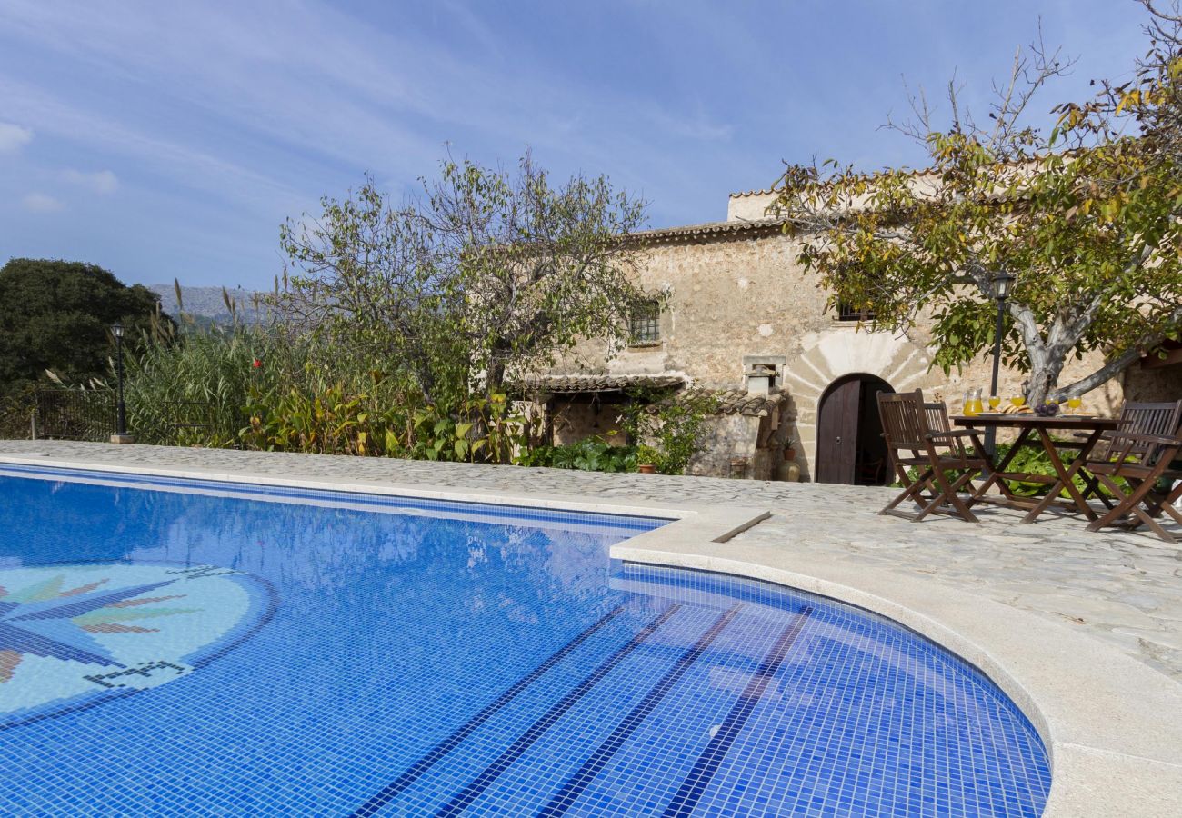 Villa in Pollensa - PLANA MORRO.  Characterful finca in beautiful countryside near Pollensa