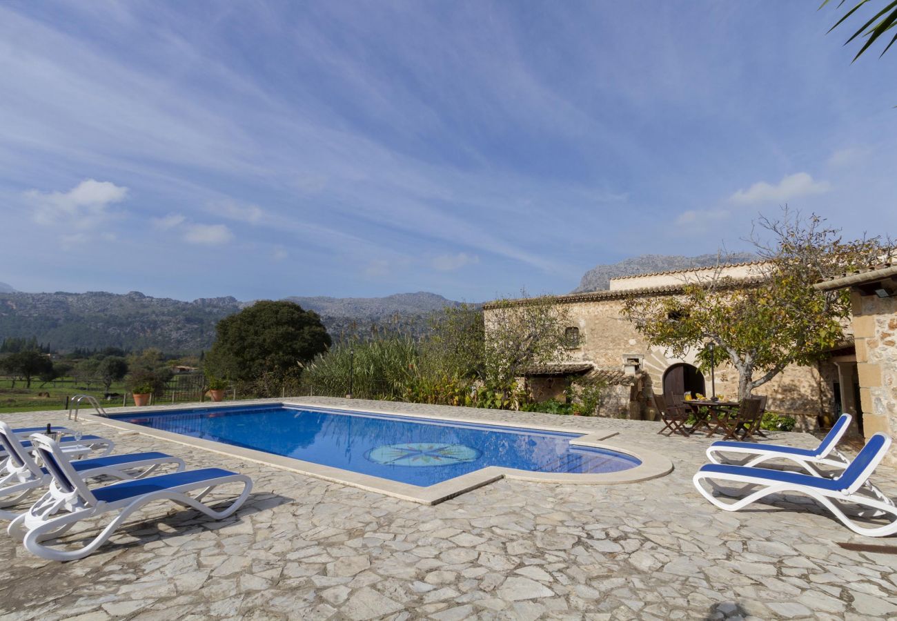 Villa in Pollensa - PLANA MORRO.  Characterful finca in beautiful countryside near Pollensa