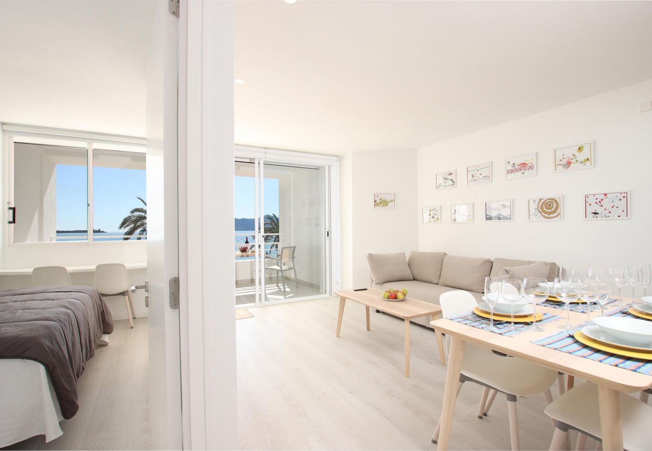 Apartment in Puerto Pollensa - SIVELLA. Front-line studio located in Puerto Pollensa