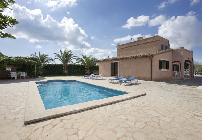 Villa/Dettached house in Santanyi - SERVERA.Situated on the outskirts of the lovely town of Santanyi