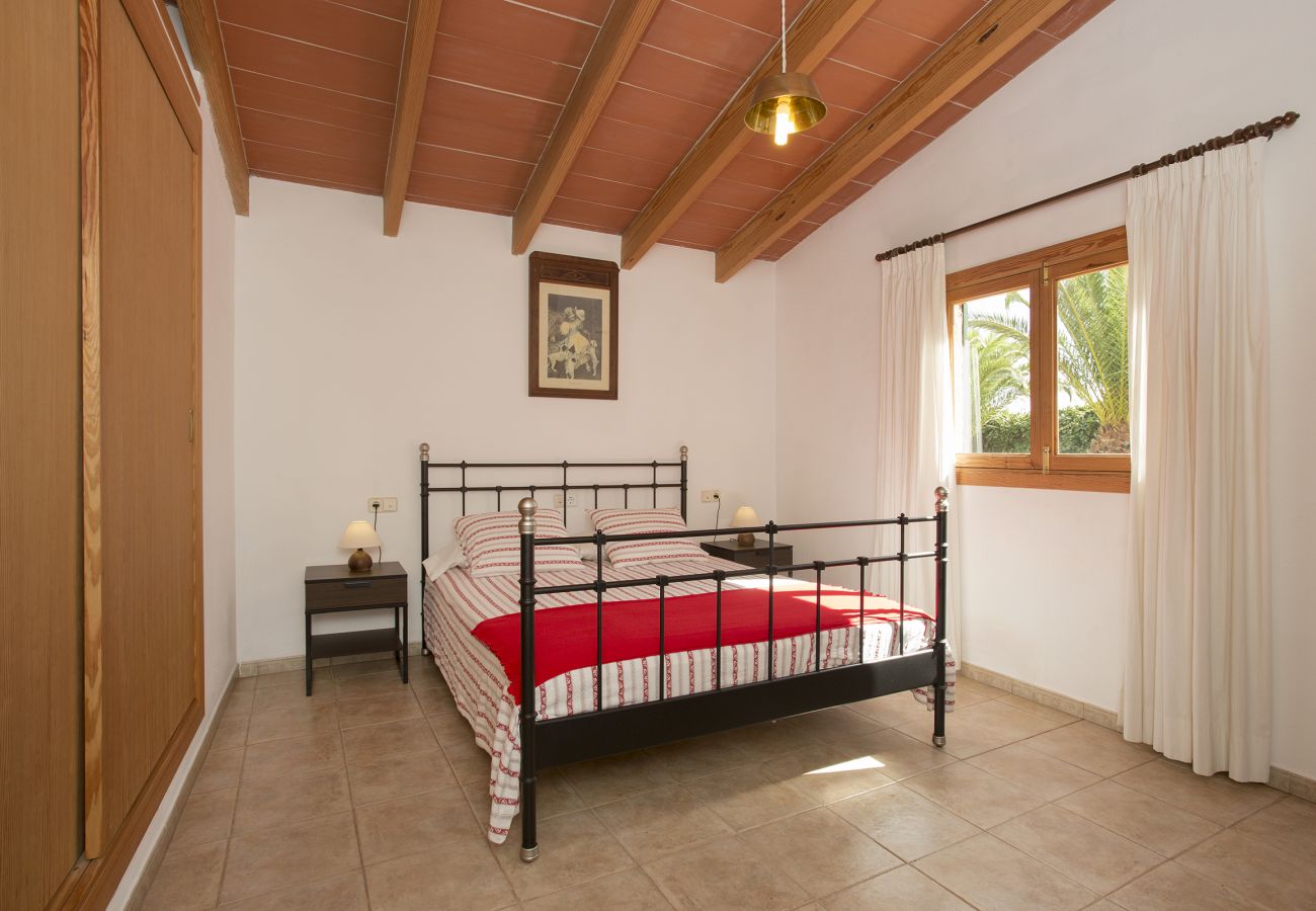 Villa in Santanyi - SERVERA.Situated on the outskirts of the lovely town of Santanyi